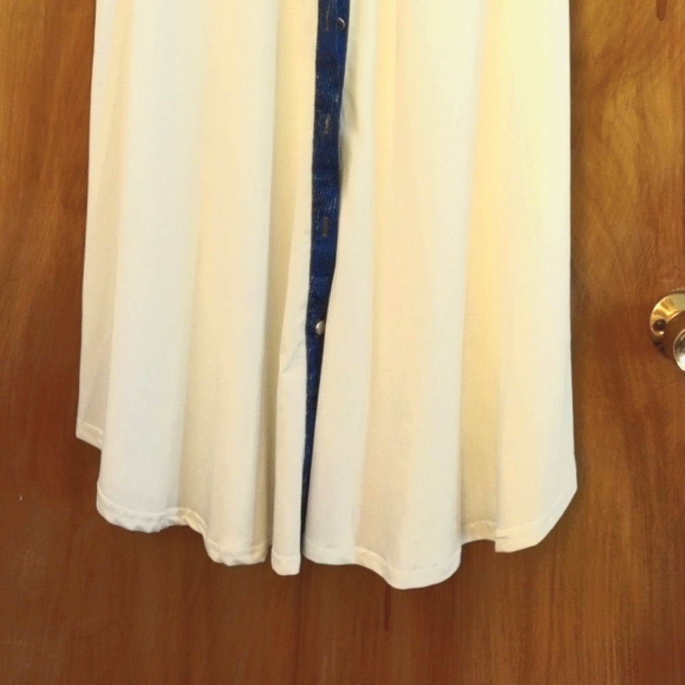 Plus size top - Picture 2 of 2